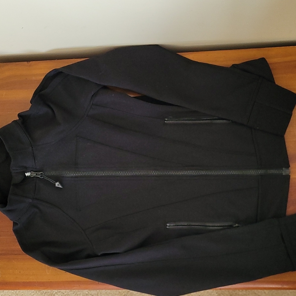 Ivivva Lululemon 12 Girls Perfect your Practice jacket black Figure Skating